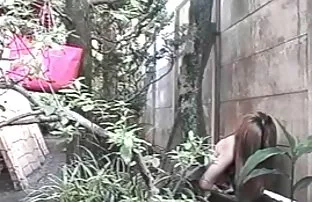 XXX પુરું પાડવામાં અને fucked ગર્લફ્રેન્ડ સોફા પર