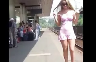 XXX વિદ્યાર્થી માં ટૂંકા સ્કર્ટ fucked ગુદા માં