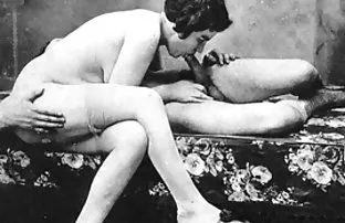 XXX બે ગાય્ઝ વાહિયાત પર આ પ્રકૃતિ ત્રણ છિદ્રો યુવાન વેશ્યા