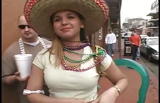 XXX સોનેરી Masha એક કેન્સર બાથરૂમમાં સ્ટોર કરવામાં પૂરતા પૈસા