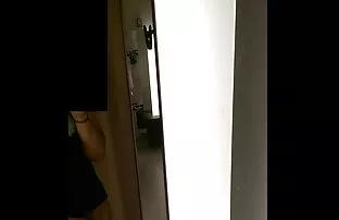 XXX ડબલ મજા માટે નશામાં માં છોકરી સામાન્ય શૌચાલય