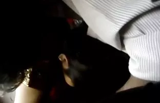 XXX બંધ કરવા માટે હસ્તમૈથુન મિત્ર દ્વારા અશ્લીલ તેના હાર્ડ કોચથી પર