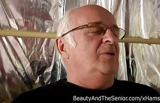 XXX સોલો ક્લોઝઅપ માંથી મનોરમ રીટા