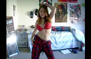 XXX સાવકી મા મદદ કરી ઓરમાન પુત્ર કમ પડેલા તેને હસ્તમૈથુન મુઠિયા મારવા