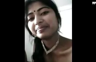 XXX લેસ્બિયન સમૂહ ચોદન પૂલ દ્વારા