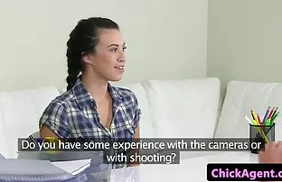 XXX એક વ્યક્તિ લીધો તેમના મોં સેવા આપવા માટે Drin