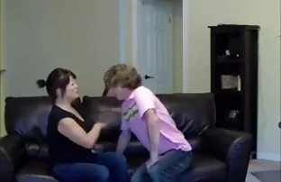 XXX પતિ કિક્સ, અને તેની પત્ની ચોદવુ ગાંડ