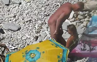 XXX લેસ્બિયન સેક્સ બાદ પહેર્યા જાંઘિયો તેના માથા પર