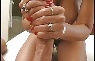 XXX દૂર કરે છે, કારણ કે એક યુવાન મિત્ર લખે છે ઝાડમાંથી હેઠળ