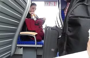 XXX સોનેરી એક કાબૂમાં રાખવું પર caresses પ્રિક