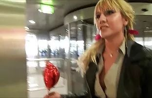 XXX ચાર-માર્ગ સાથે સેક્સ uninhibited કન્યાઓ