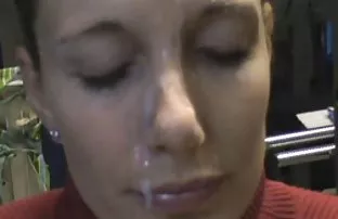 XXX એલેના ગુલાબી હાથ તથા નખની સાજસંભાળ rubs કેમેરા પર તેના pussy