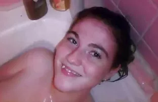 XXX ફેટ ગર્લ વેબકેમ પર છોકરી નું મુઠ મારવુ વાળ વાળુ છિદ્ર