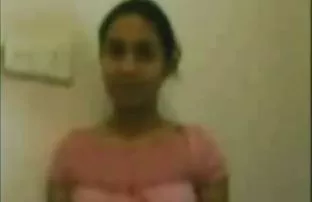 XXX Fucks સુંદર છોકરી ગાંડ