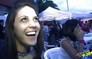 XXX ઊંઘ ગર્લફ્રેન્ડ સાથે હજામત કરેલું ભોસ ચુત